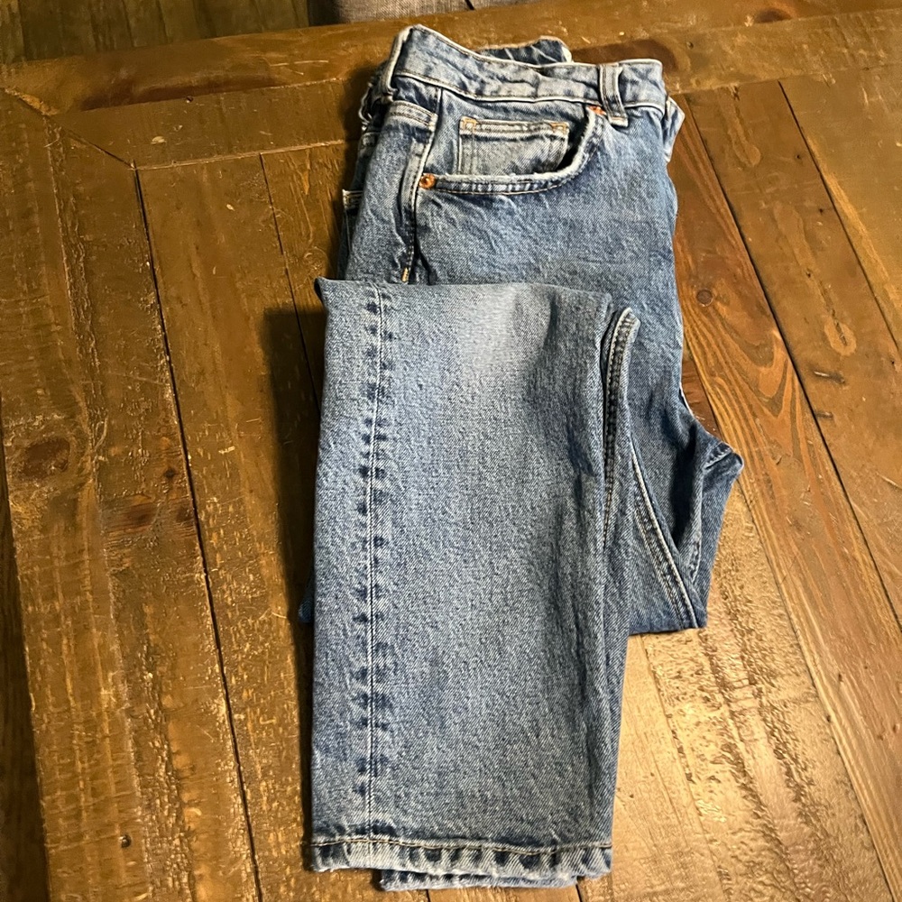Light wash Zara jeans